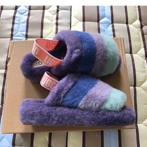 Uggs 70$ a piece brand new comes with original